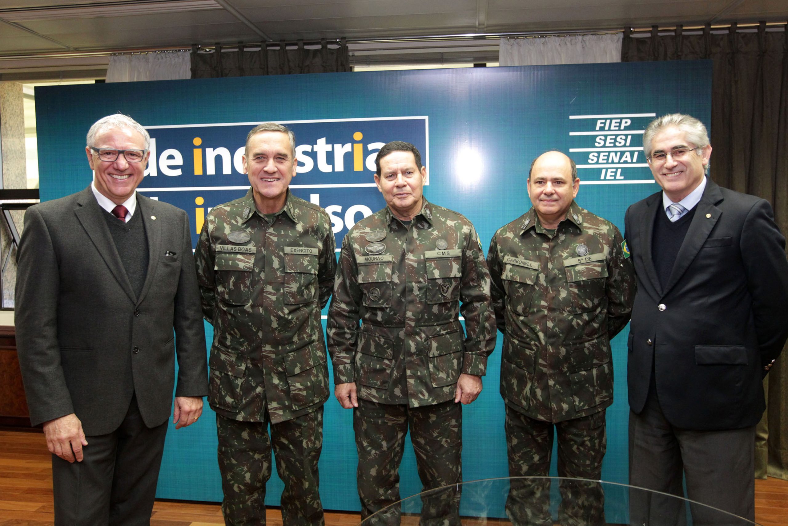 visita-general-Villas-Boas-comandante-do-exercito00101