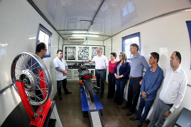 37608221562_f2a010c8f7_z